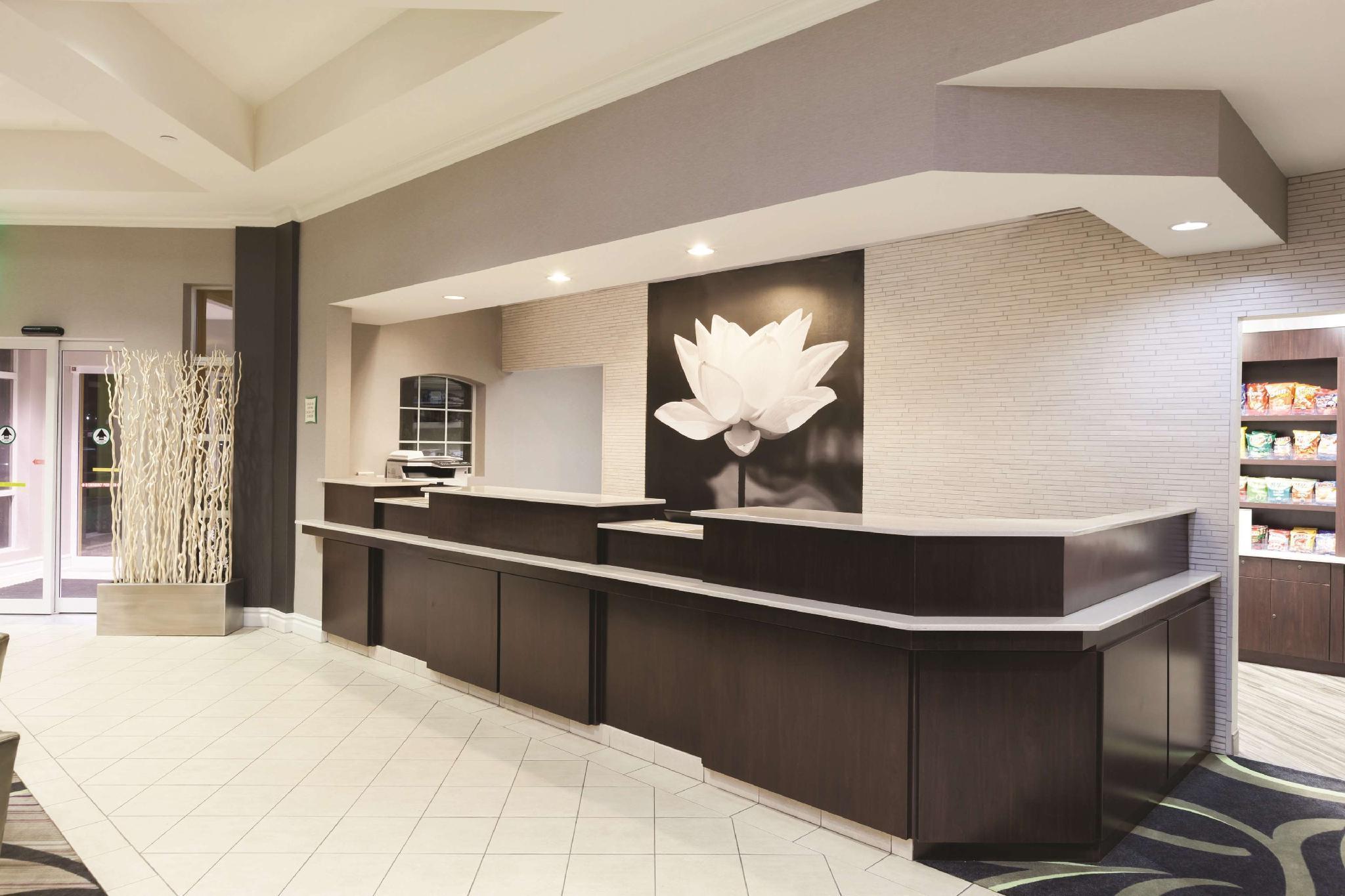 La Quinta By Wyndham Dallas North Central Eksteriør billede