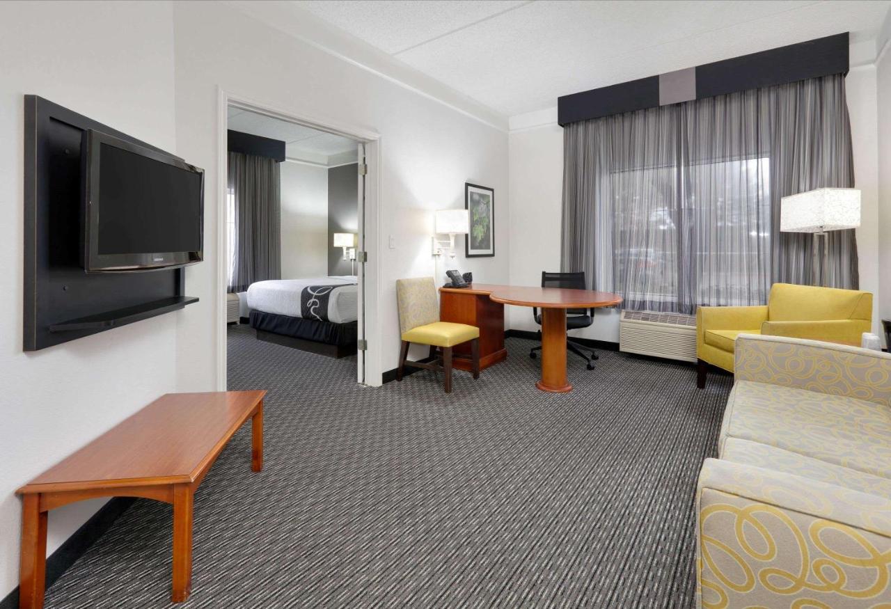 La Quinta By Wyndham Dallas North Central Eksteriør billede